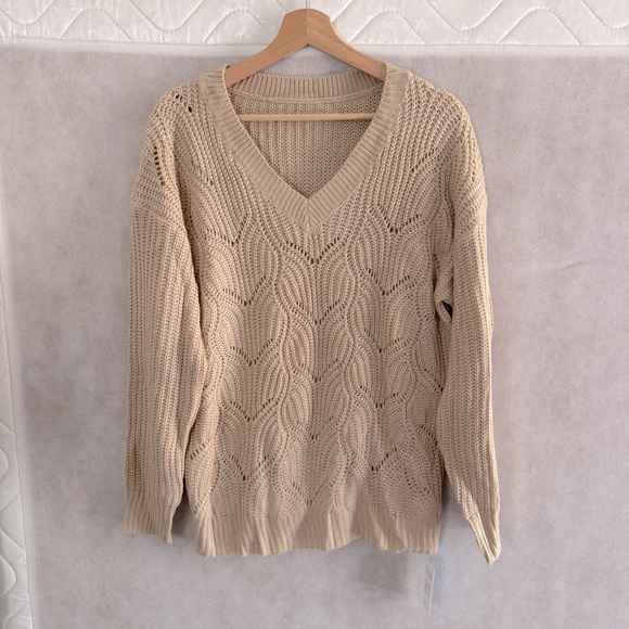 Cupshe Sweaters - Cupshe V Neck Beige Sweater